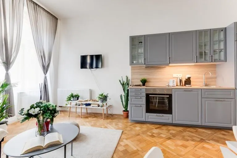 Big And Beautiful Apartment - S9 Prag