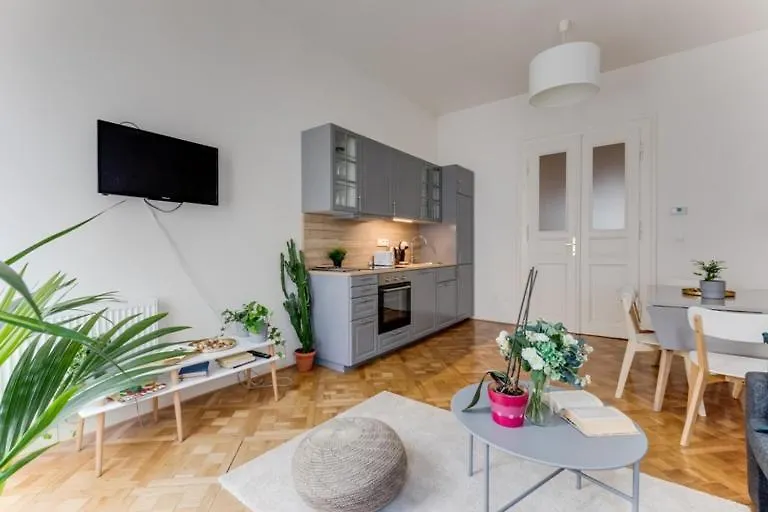 Big And Beautiful Apartment - S9 Prag